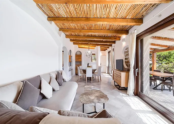 Laureliving Holiday Home Villa Katia *